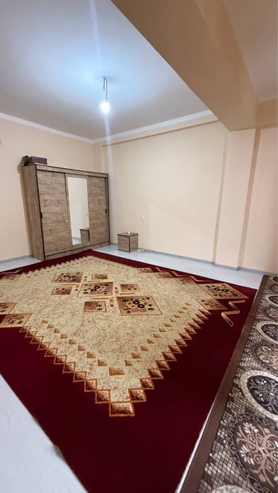 Qizlarga kvartira Sergili 4 ta qiz sheriklikka