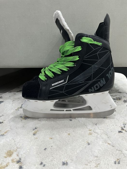 Хоккейные коньки