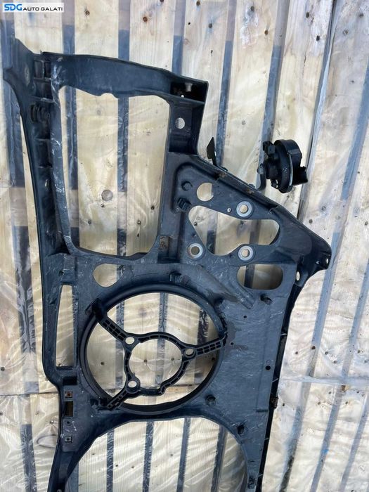 Trager Tragher Panou Frontal Calandru VW Passat B5 1997 - 2001 Cod 3B0805594