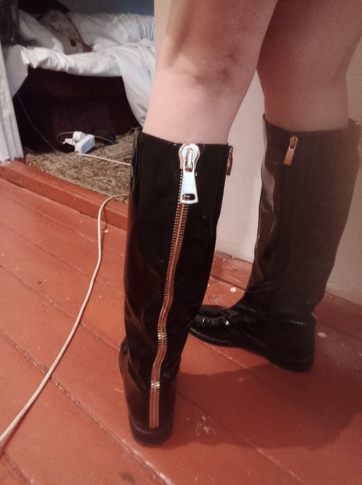 Срочно продам сапоги