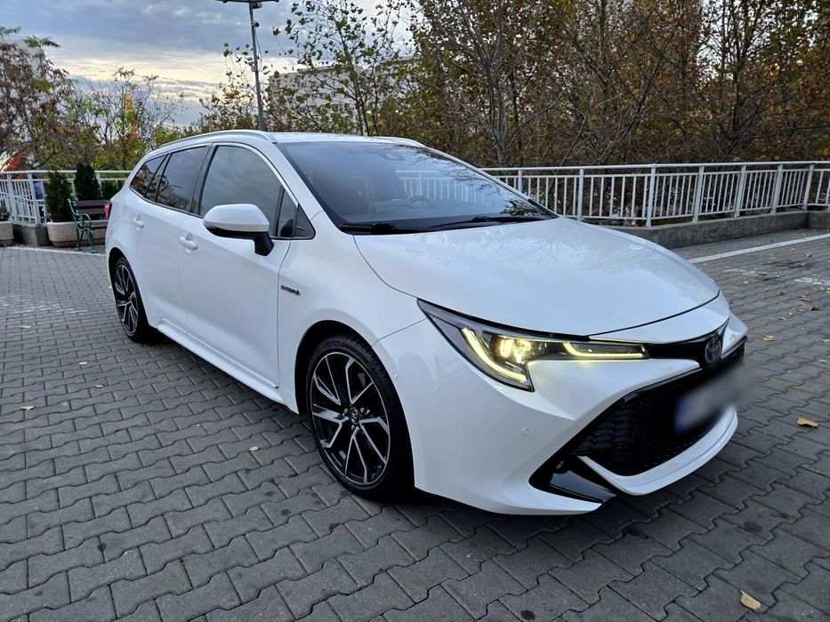 Toyota Corolla Hybrid GR 2.0 184 CP Extra Full Propietar Variante +/-