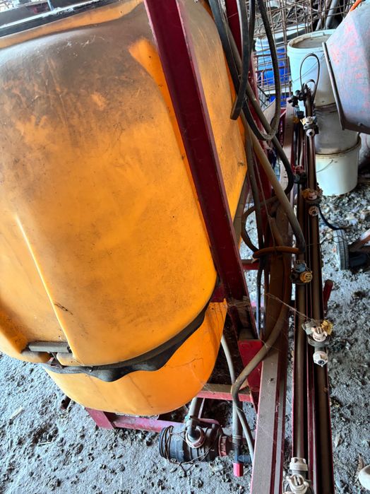 Pachet utilaje agricole tractor U650, 2 pluguri, disc, remorca, greblatoare, cositoare, met si mig