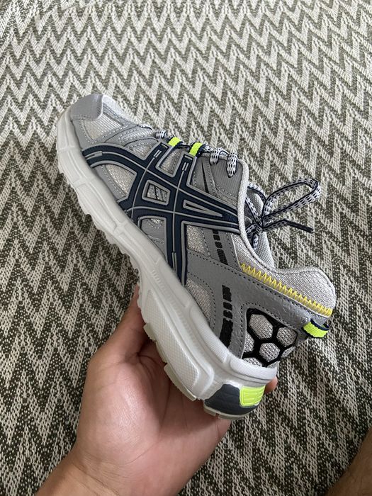 asics - кроссовка