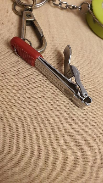 кусачки-брелок для ногтей