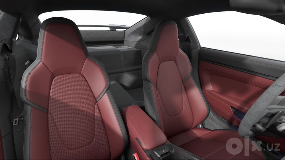 PORSCHE 911 Carrera 4 GTS