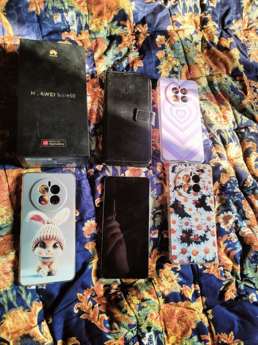 Huawei mate 50 
Pratsesor snebdregn 8+Gen1
Hotira 8+8/256
Oyinl