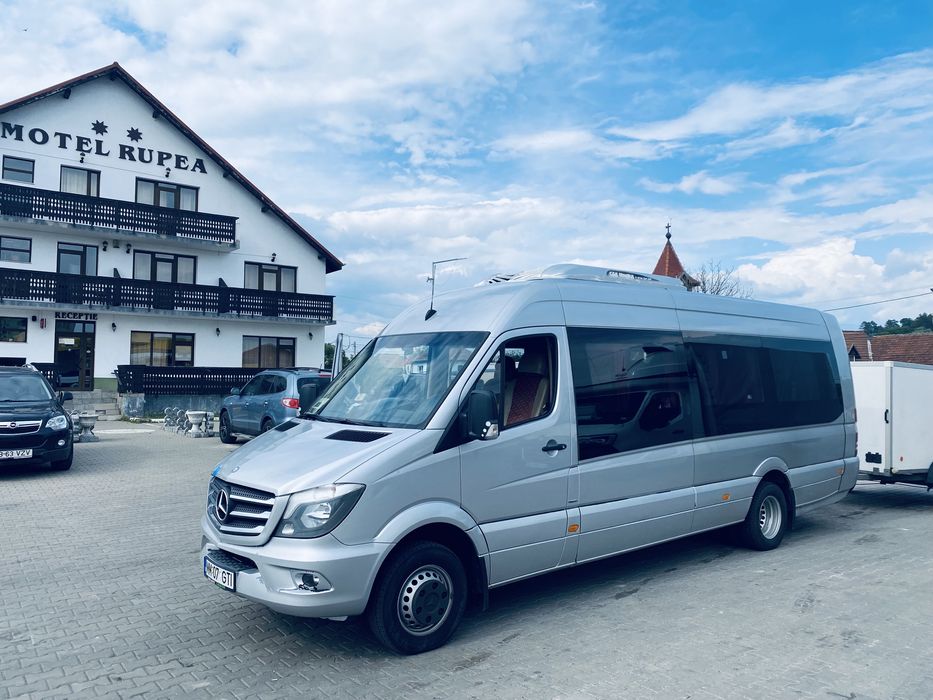 Închirieri autocare- transport persoane in regim ocazional