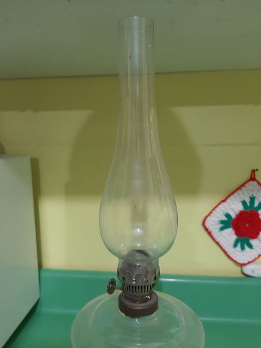 Vînd lampă pe gaz in stare de funcționare