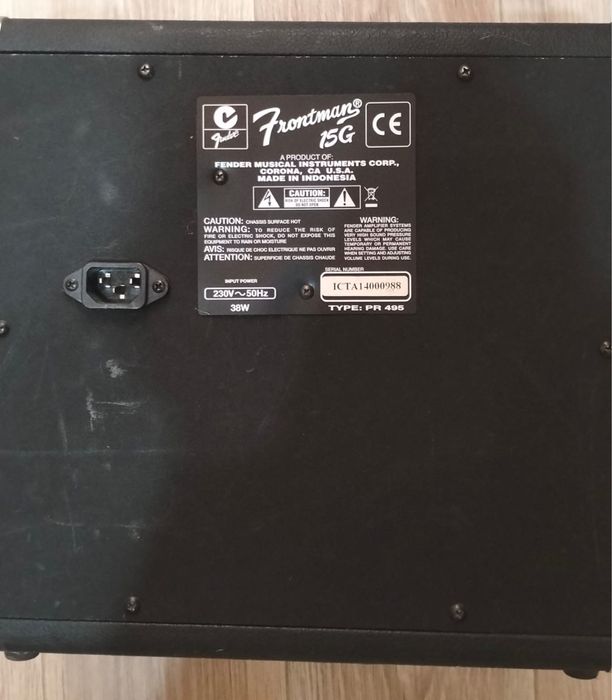 Продам комбоусилитель для электрогитары.