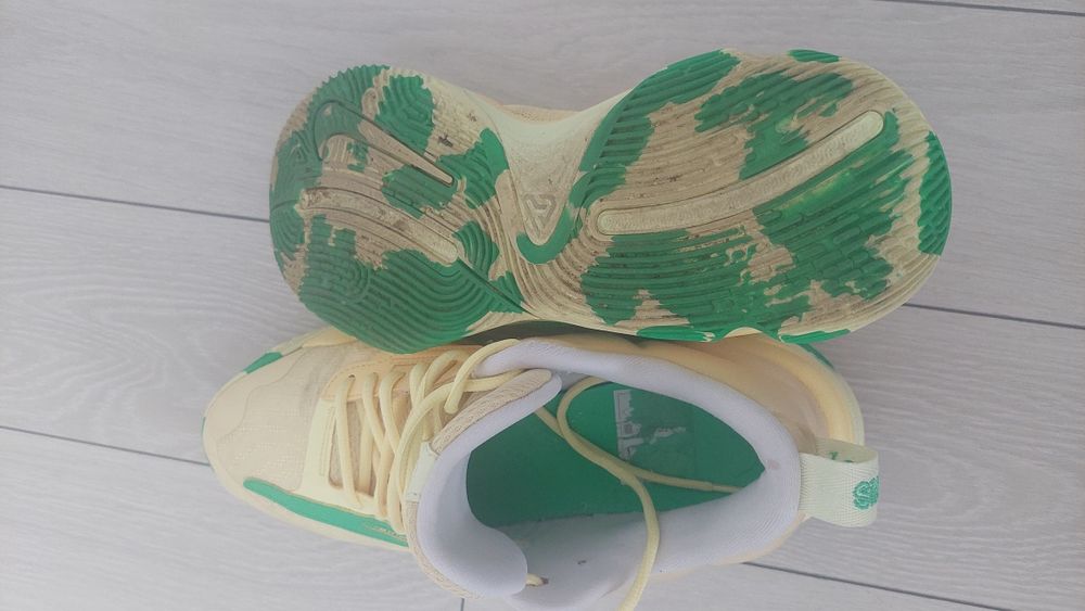 Adidași Nike Giannis mărimea 42