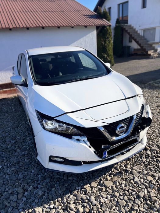 Nissan Leaf electric, 40 kw, 150 CP, avariat, AVARIATE