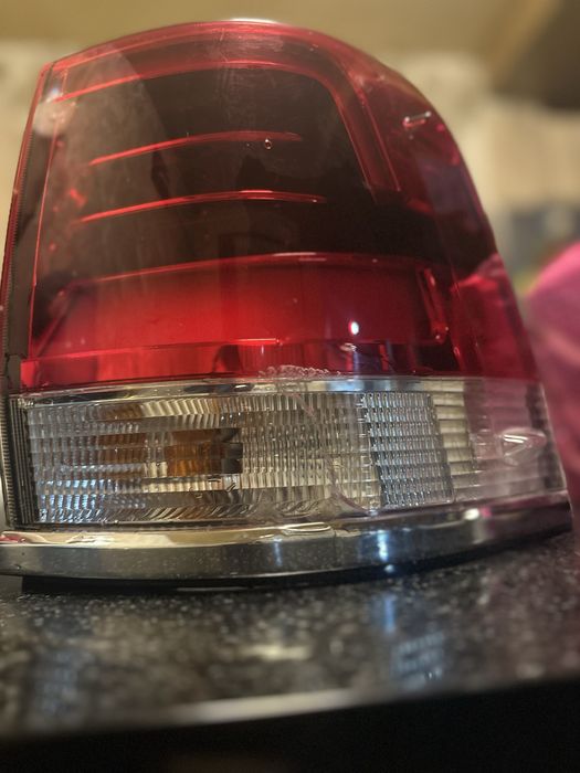 Toyota land cruiser 200 orqa fara