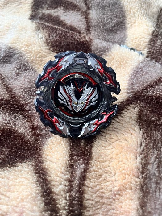 Бейблэйд один волчок 3000тенге