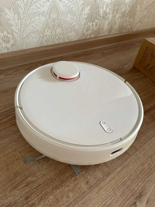 робот пылесос Xiaomi roborock в идеальном состоянии