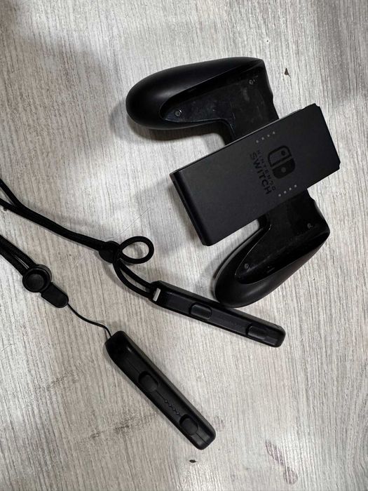 Nintendo Switch -Пълен комплект + 2 игри