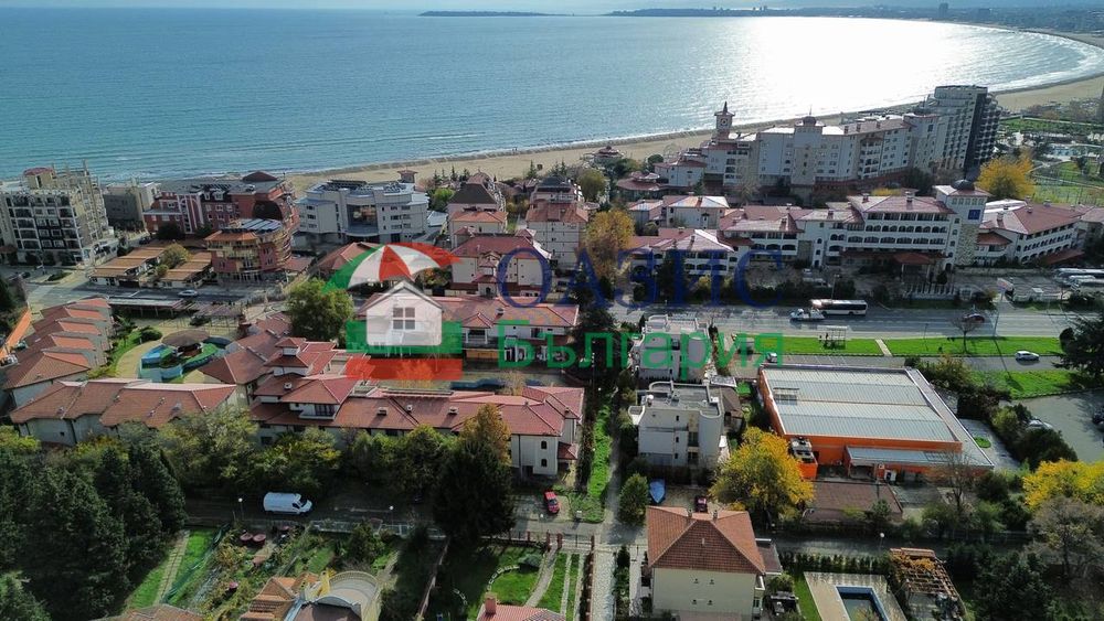Голяма многоетажна къща във вилна зона Зора, Слънчев Бряг, България, 415 кв. м, 895000 евро