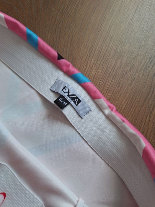 Пола черна кожена