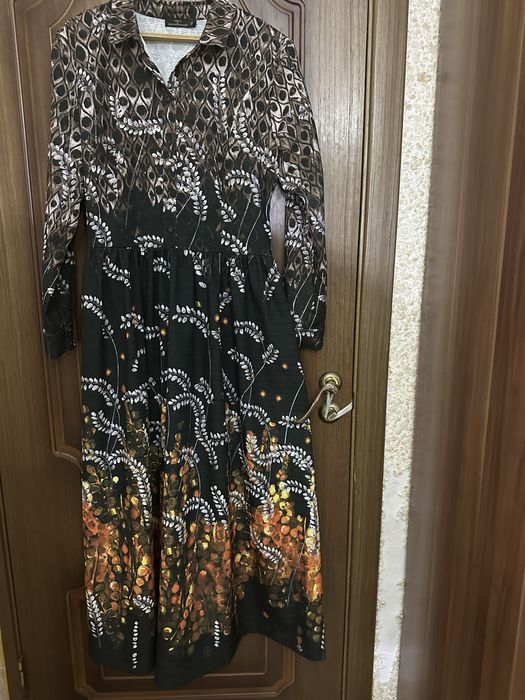 Продается платье из плиэстера