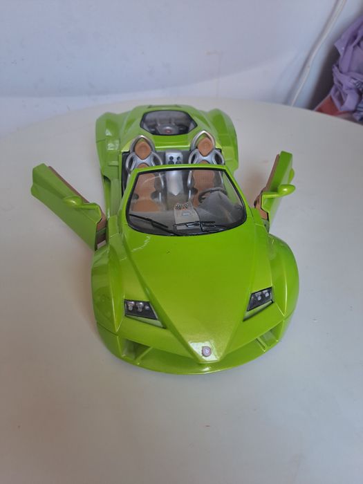 Vand macheta burago 1/18