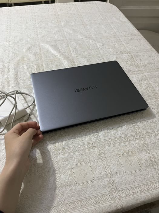 Huawei MateBook D14 Intel Core i5 / 16 GB / 512 GB