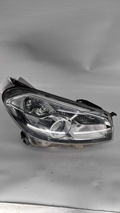 far stanga / dreapta cu xenon Nissan Qashqai J10 an 2011