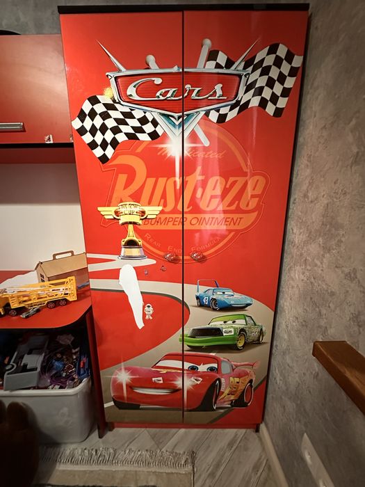 Продам детскую мебель и кровать с туалетным столиком