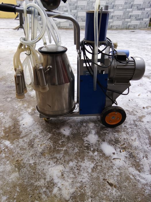 Vând mulgătoare de vaci nou, impecabilă