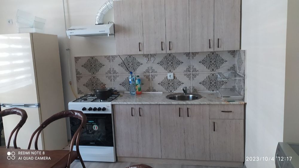 Срочно!!! 1 этажда 3 хонали Квартира ижарага берилади