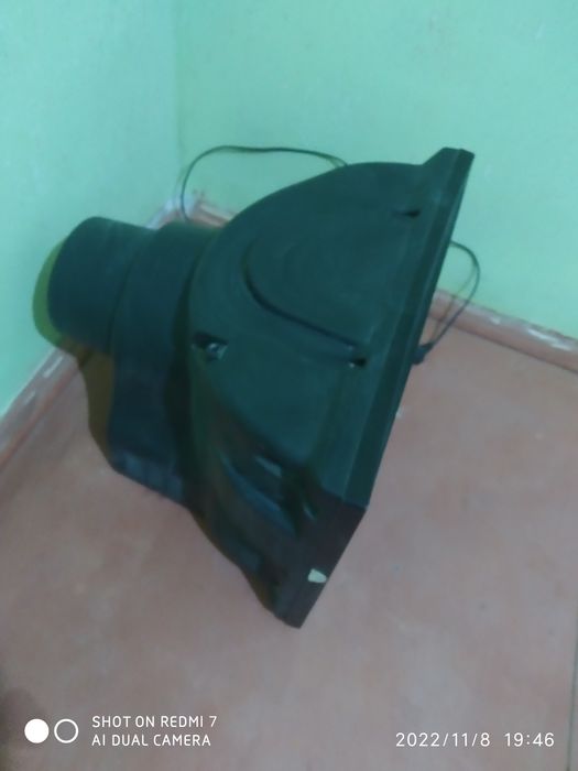 Televizor sotiladi .kam ishlatilgan yangi pachti