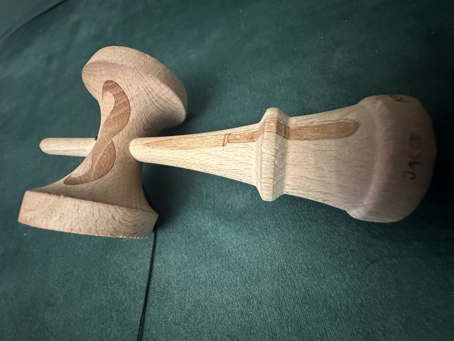 Kendama Jacob Acrobat