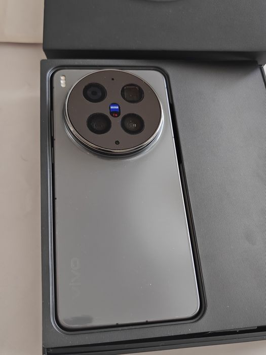 Vivo x 300 ultra global version  512/16