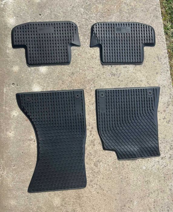 Vând set covorașe cauciuc originalele audi S5 coupe