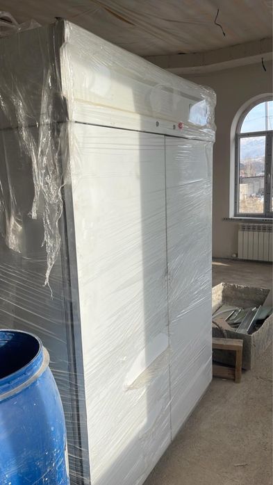 Холодильник  шкаф большой для хорики