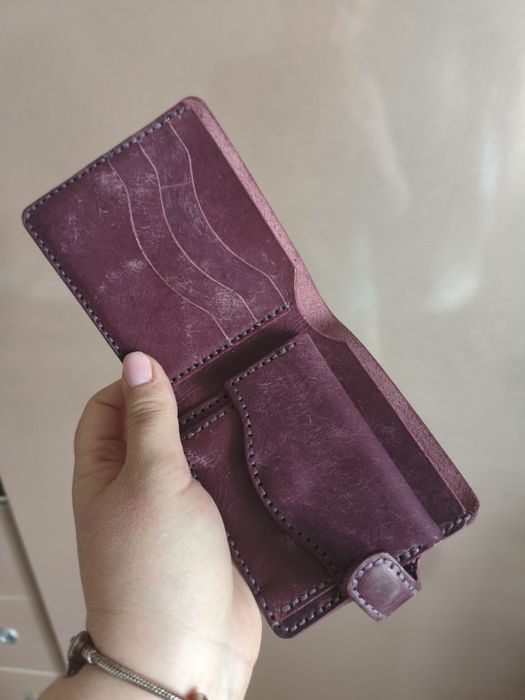 Portofel lucrat manual din piele handmade