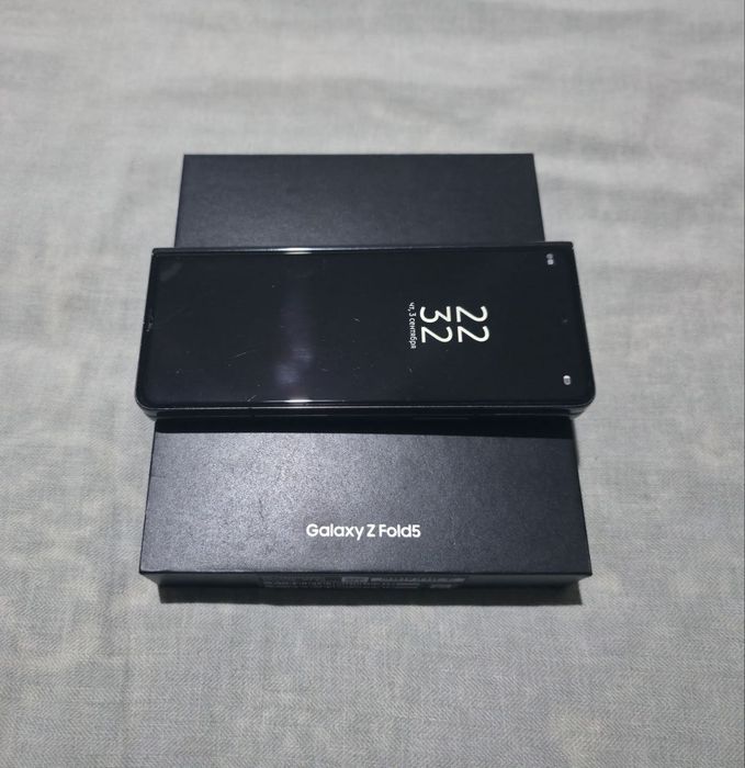 Samsung galaxy Z Fold 5