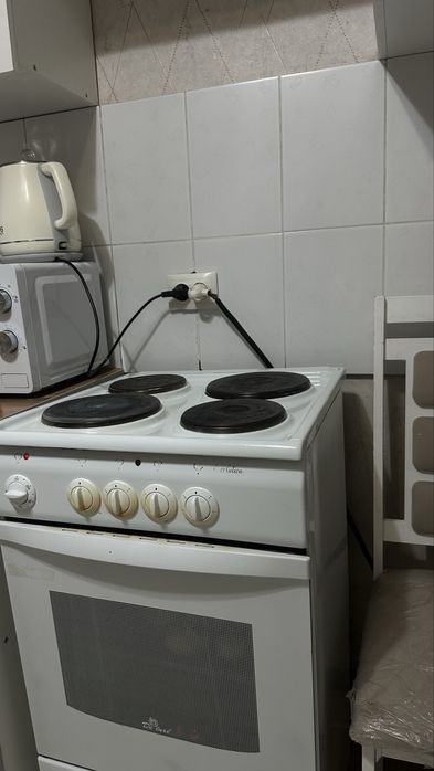 Продам электрическую плиту