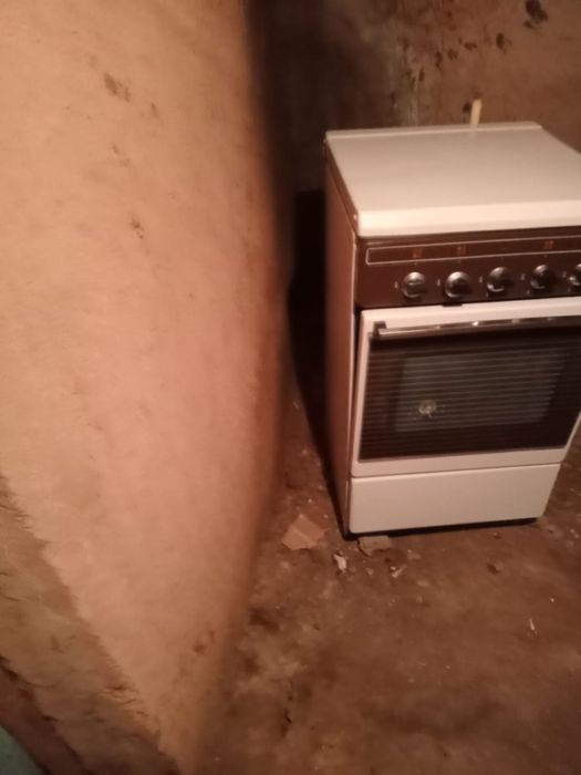Продам газовую плиту