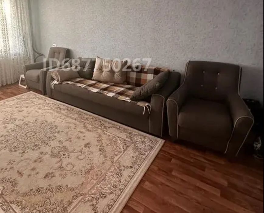 Продам диван с двумя креслами