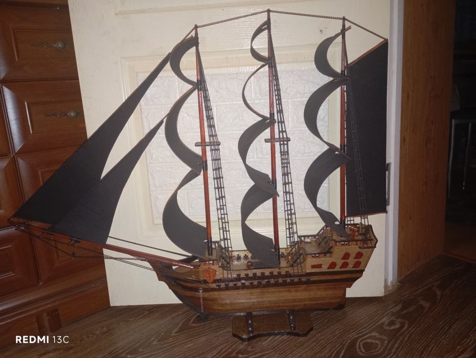 Корабль парусник