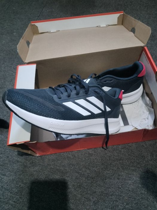 Adidași Adidas cloudfoam (nou)