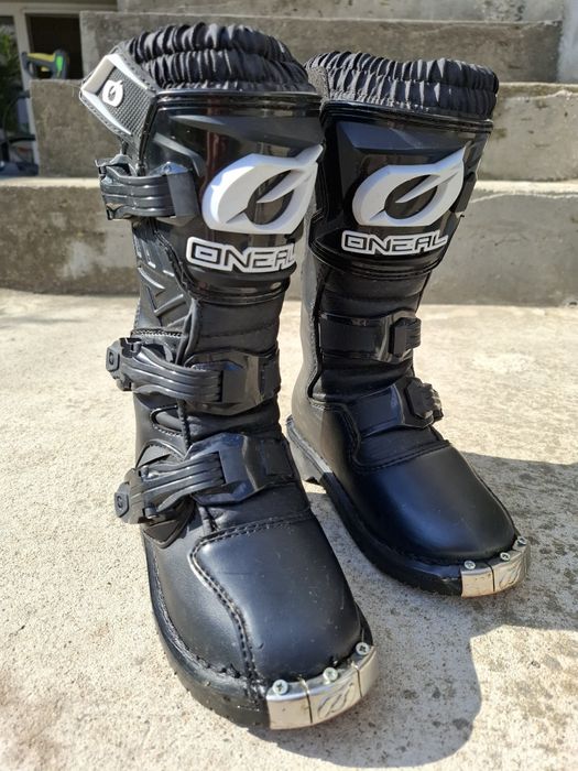 Детски кросови ботуши O'NEIL 
Размер 31
Слагани са няколко пъти,нормал