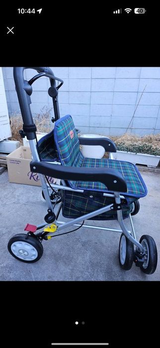 Коляска, аравача (роллатор)