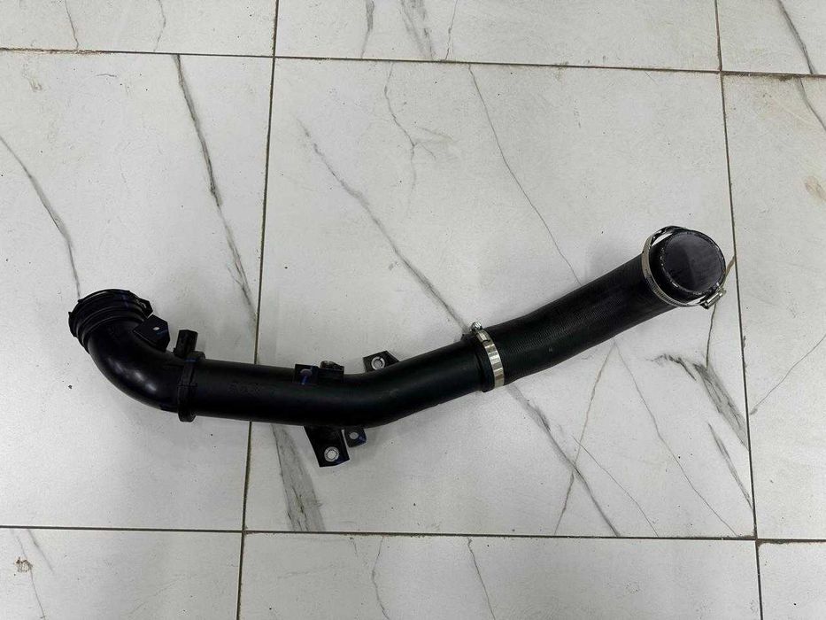 Geely Coolray потрубок интеркулера