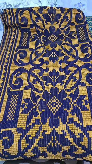 Macate țesute la razboi