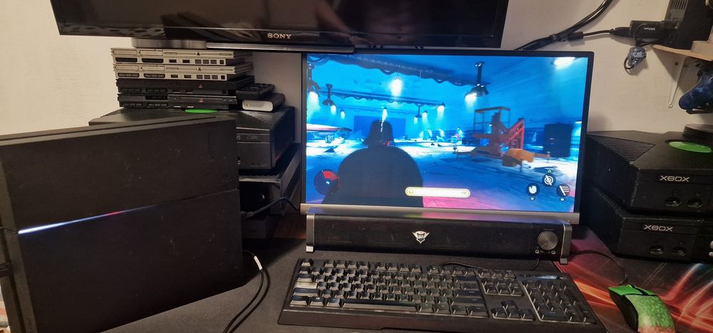 PlayStation 4 cu soft 11 pentru modat