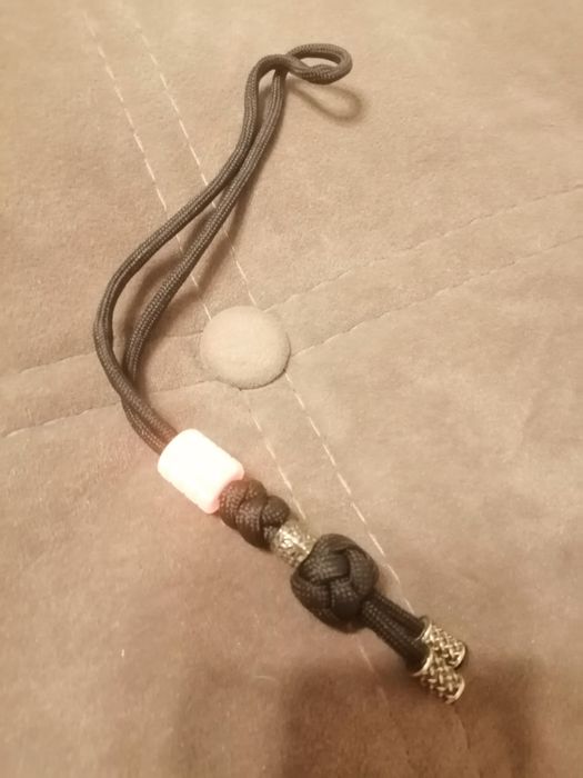 Светящийся брелок.