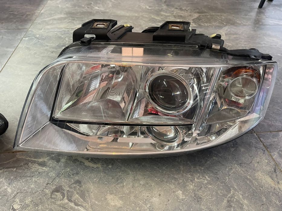 Фары ауди А6С5 с ксеноном