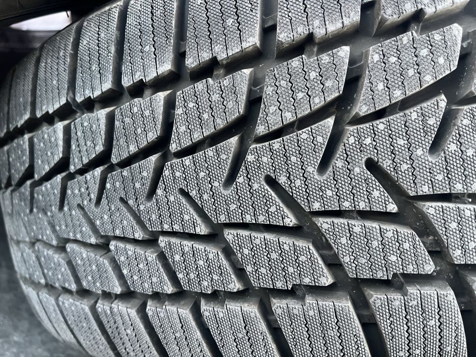 215/65/16 зимни гуми