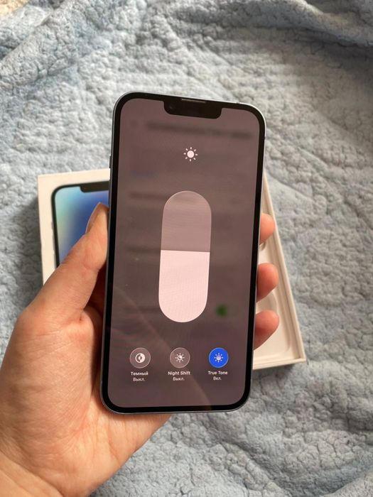 Айфон 14 с коробкой.