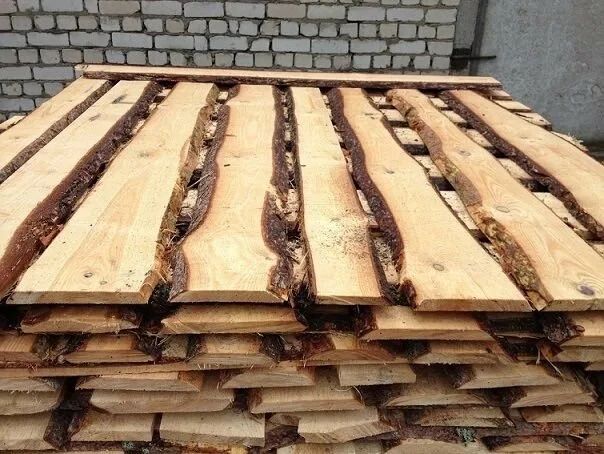 Продам пиломатериалы Тёс необрезная и Доска обрезная.